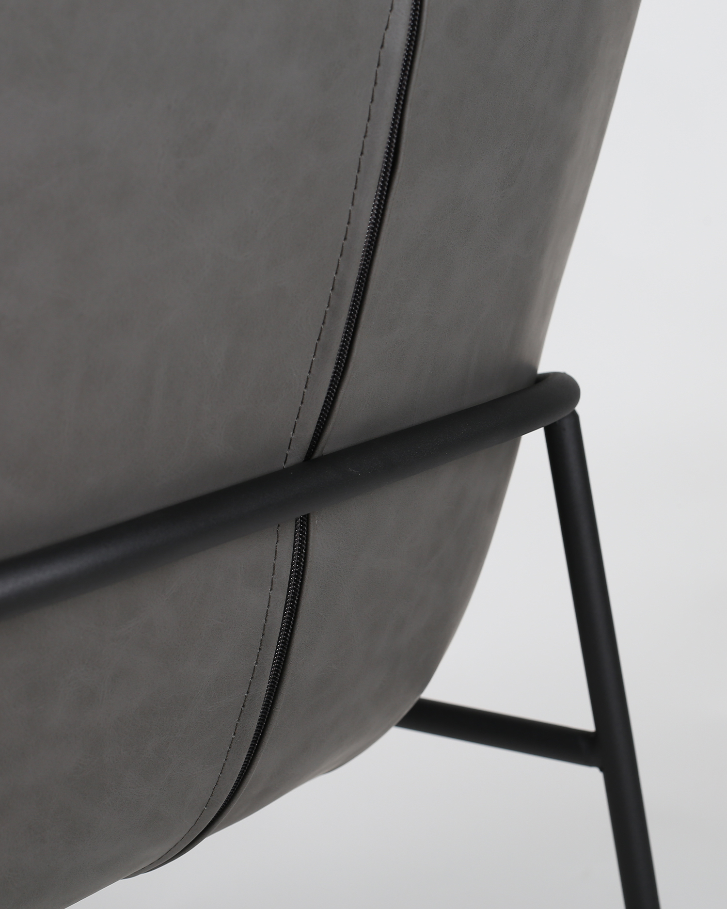 Kožená jídelní židle s paží Kožená jídelní židle s paží