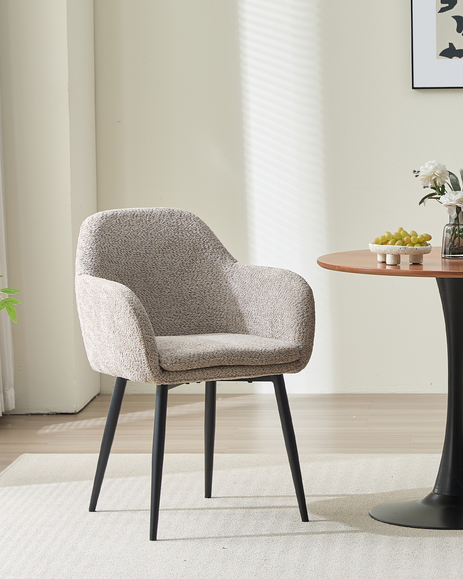 Měkká čalouněná jídelní židle Měkká čalouněná jídelní židle