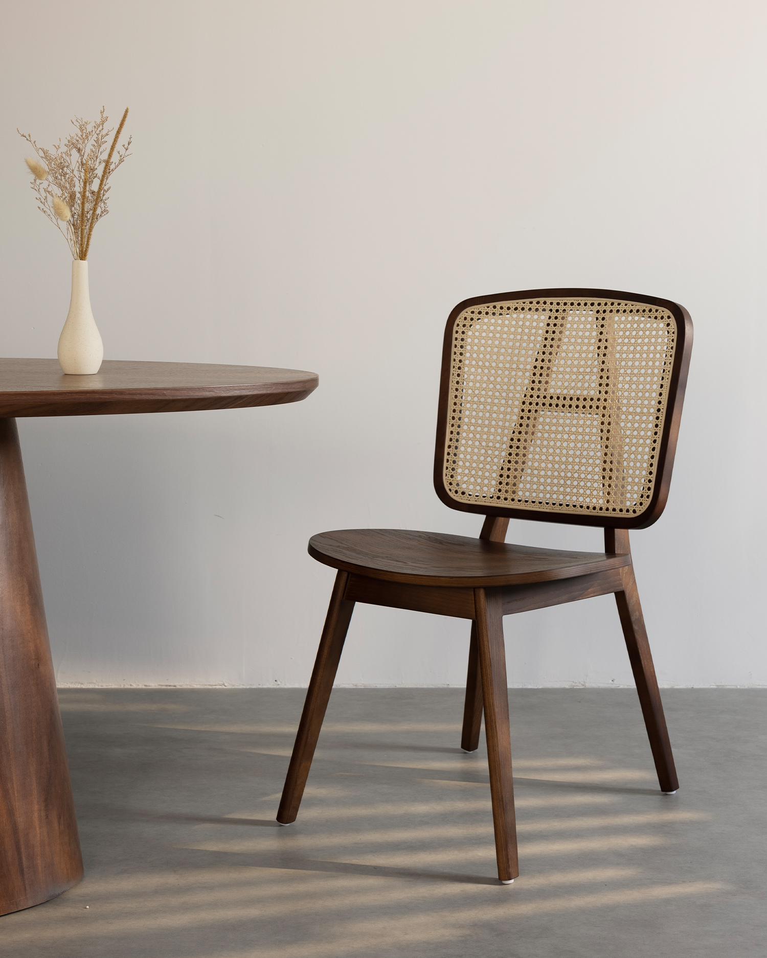 Vintage ratan zpět dřevěné židle Vintage ratan zpět dřevěné židle