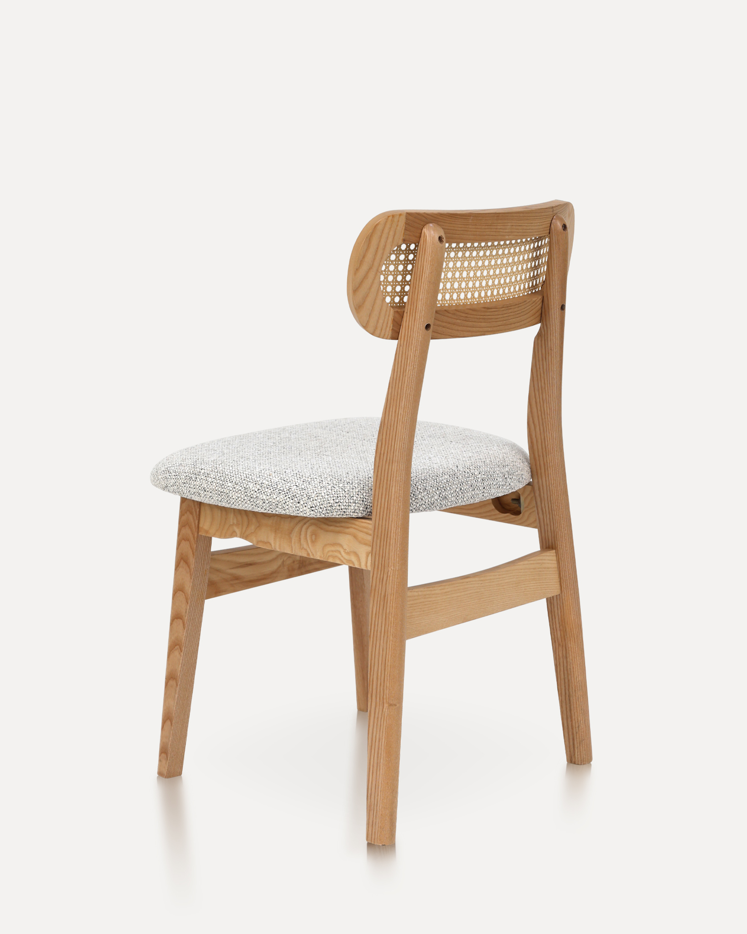 Dřevěné židle na ratanu Dřevěné židle na ratanu