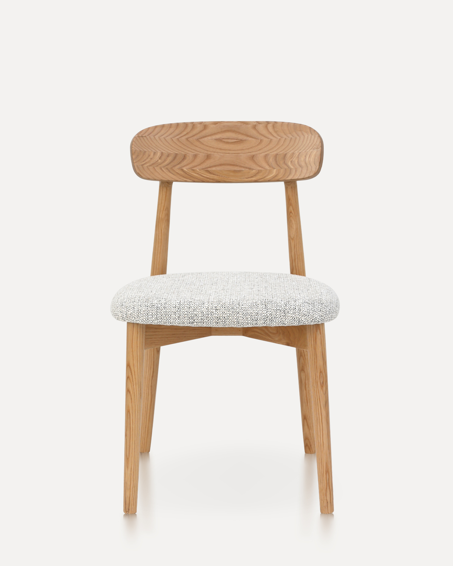 Klasické dřevěné židle z vlašské ořechy Klasické dřevěné židle z vlašské ořechy