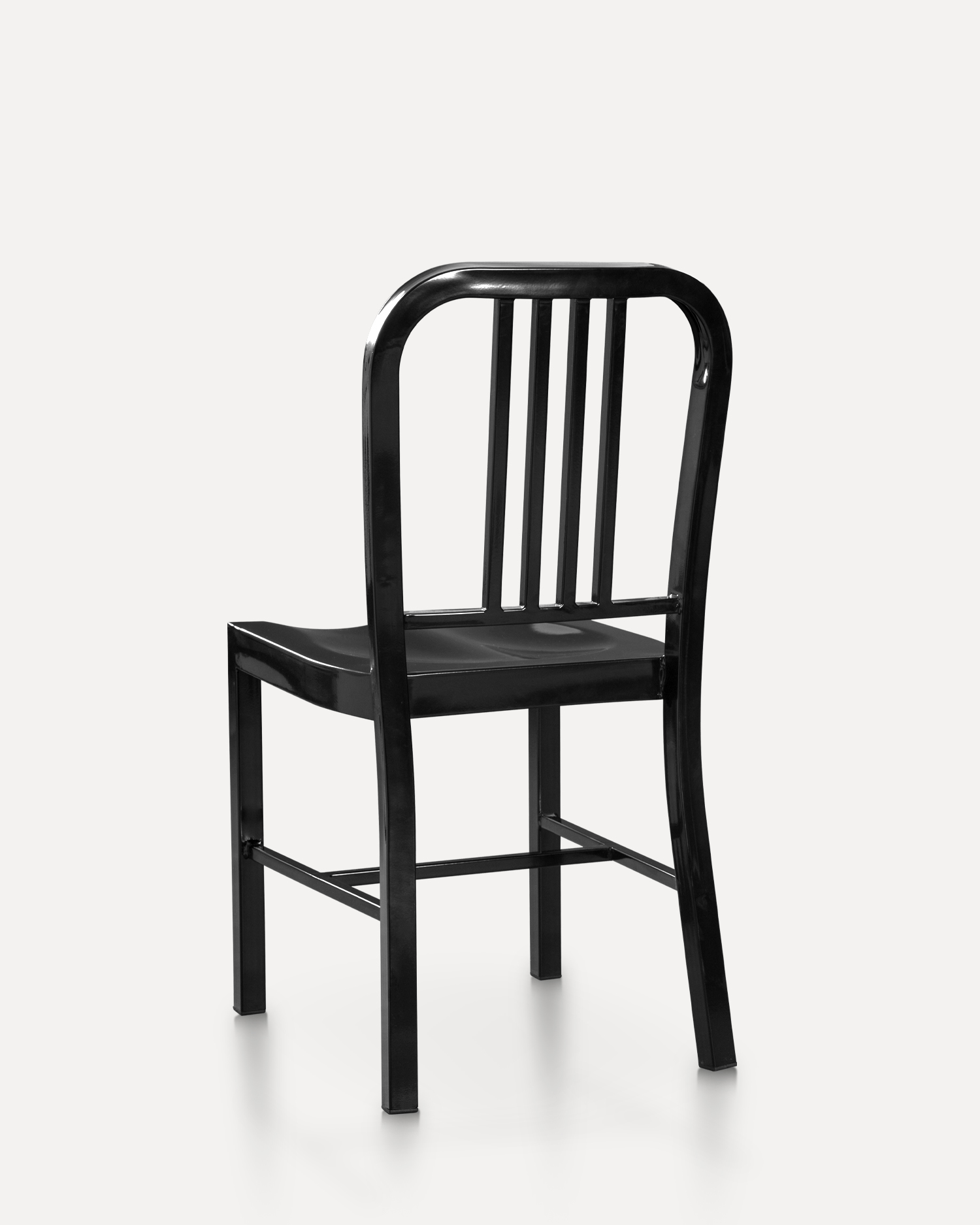 Nadčasový design železné židle Nadčasový design železné židle