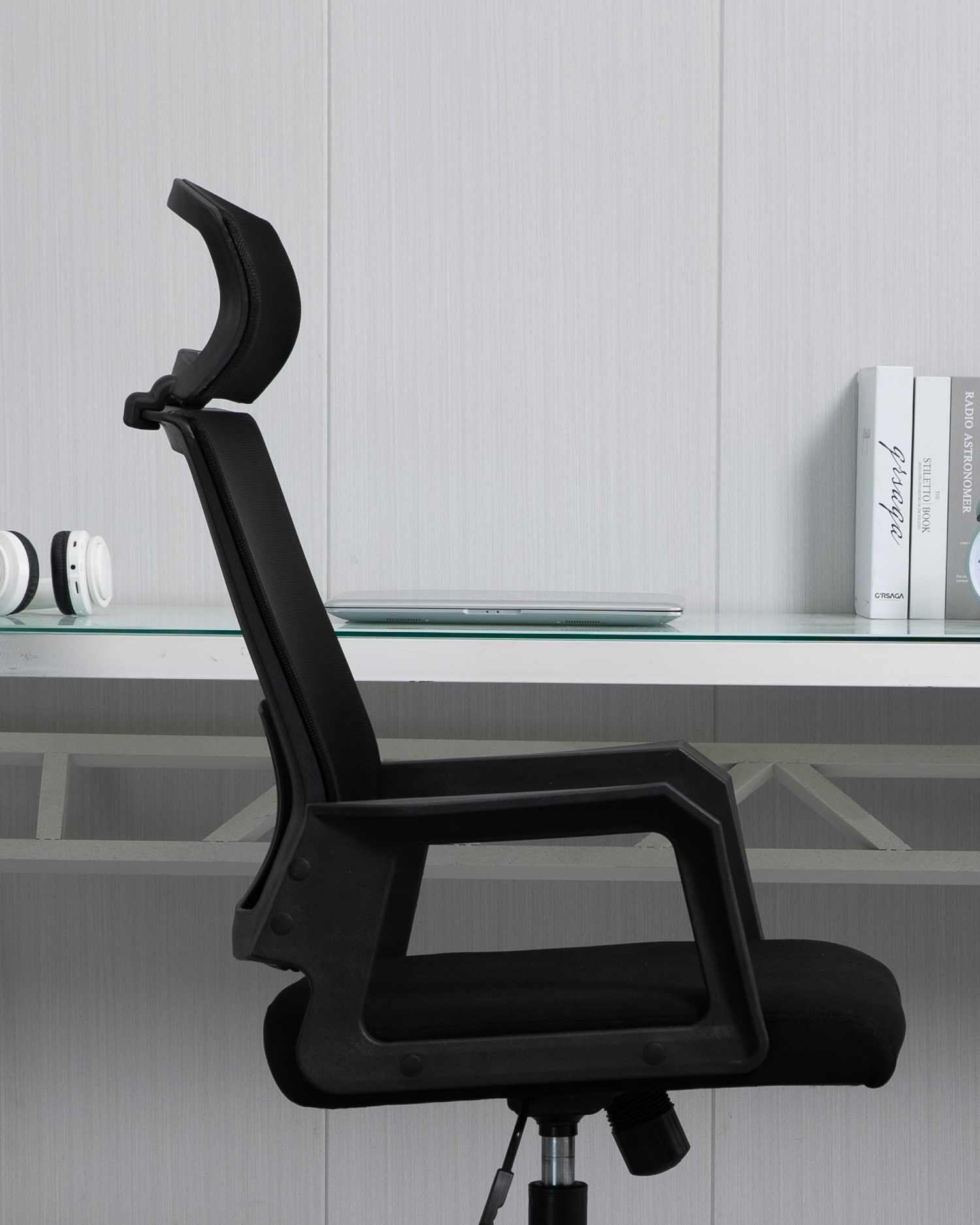 Bílý rámeček s vysokým obkladem Bílý rámeček s vysokým obkladem